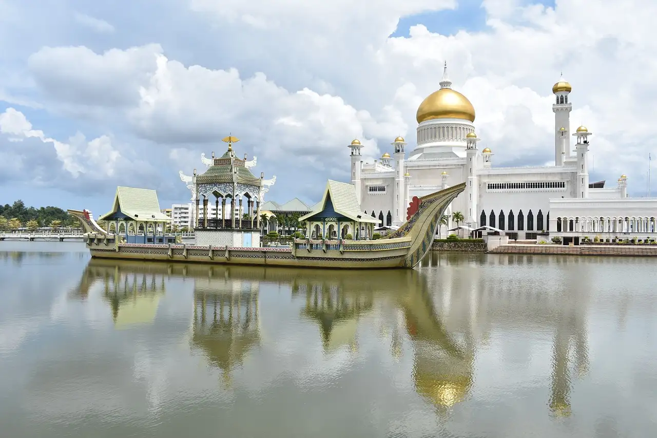 Jaka jest stolica Brunei i co ją wyróżnia?