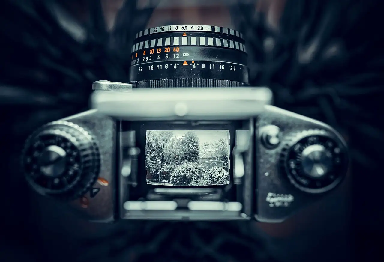 Jakie znaczenie miał pierwszy przenośny aparat fotograficzny?