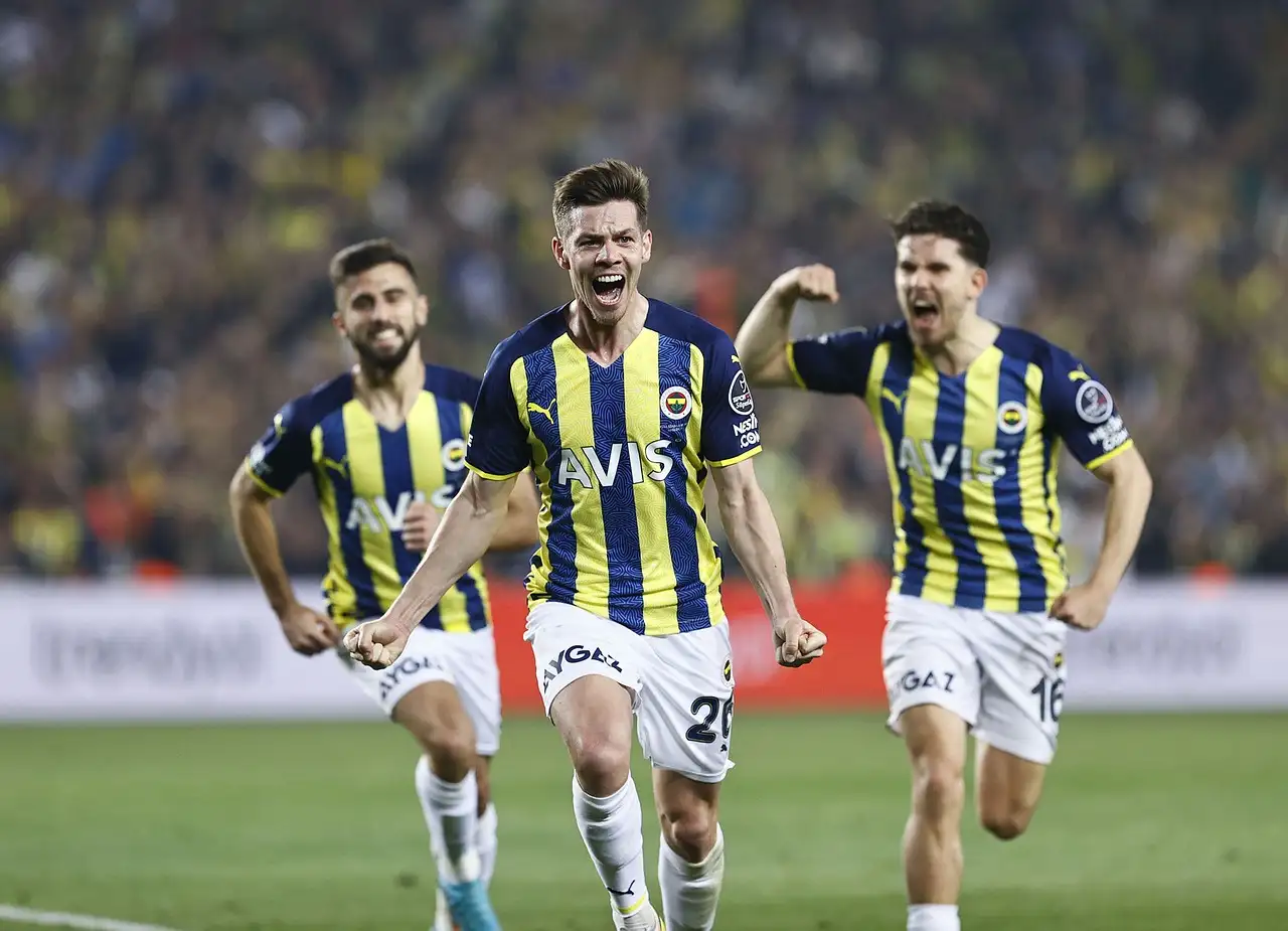 W jakim mieście znajduje się siedziba Fenerbahçe?