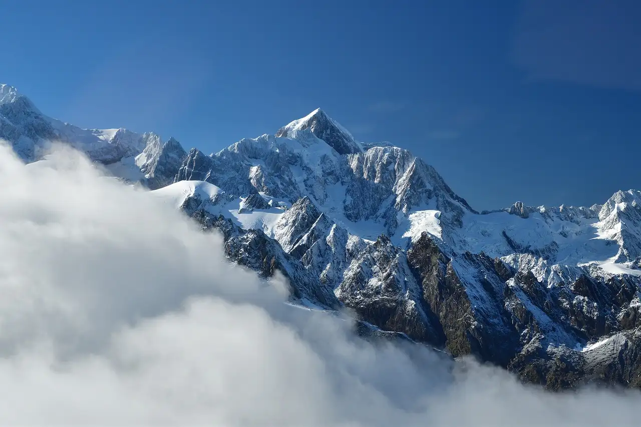 W jakich górach znajduje się Aoraki / Mount Cook?