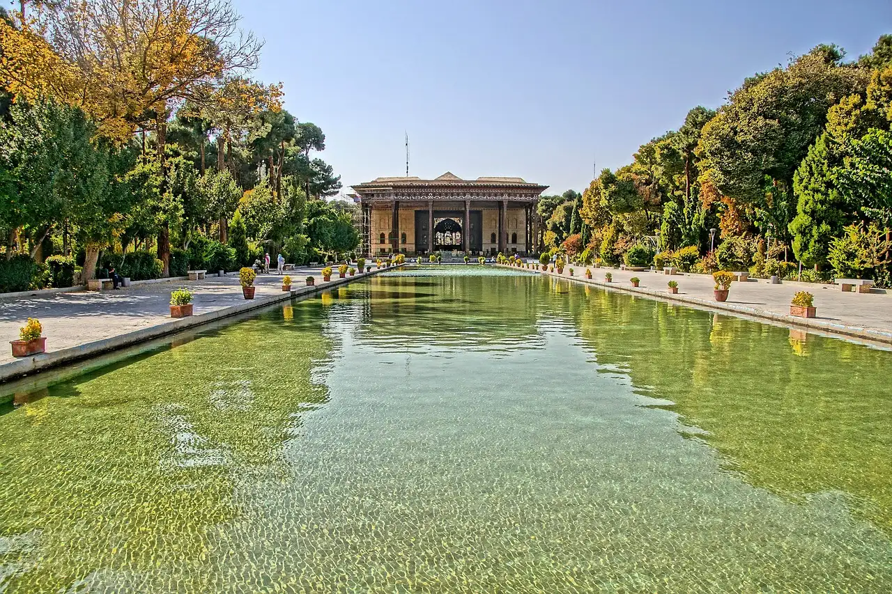 Czy Isfahan był stolicą imperium safawidzkiego? Sprawdź!