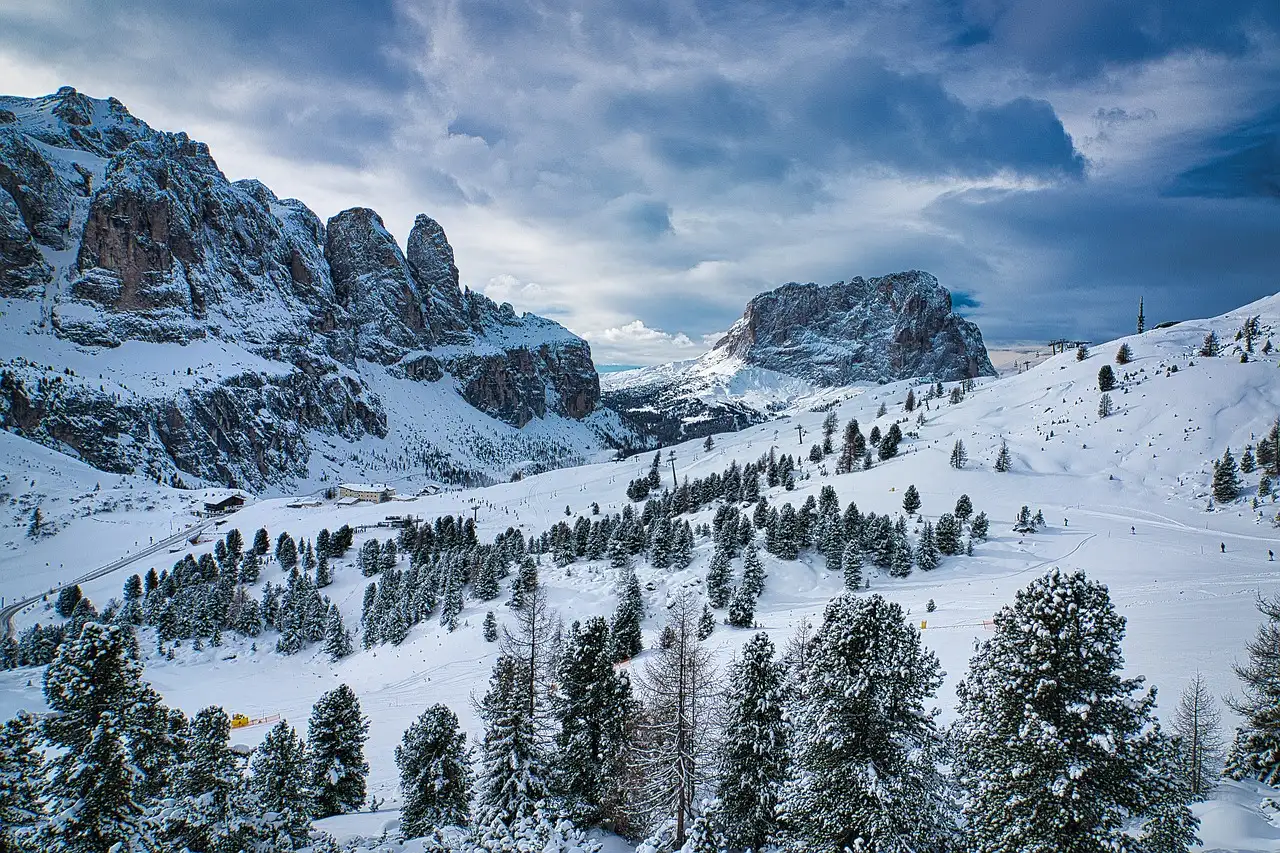 Gdzie znaleźć najlepsze szlaki turystyczne w Dolomitach?