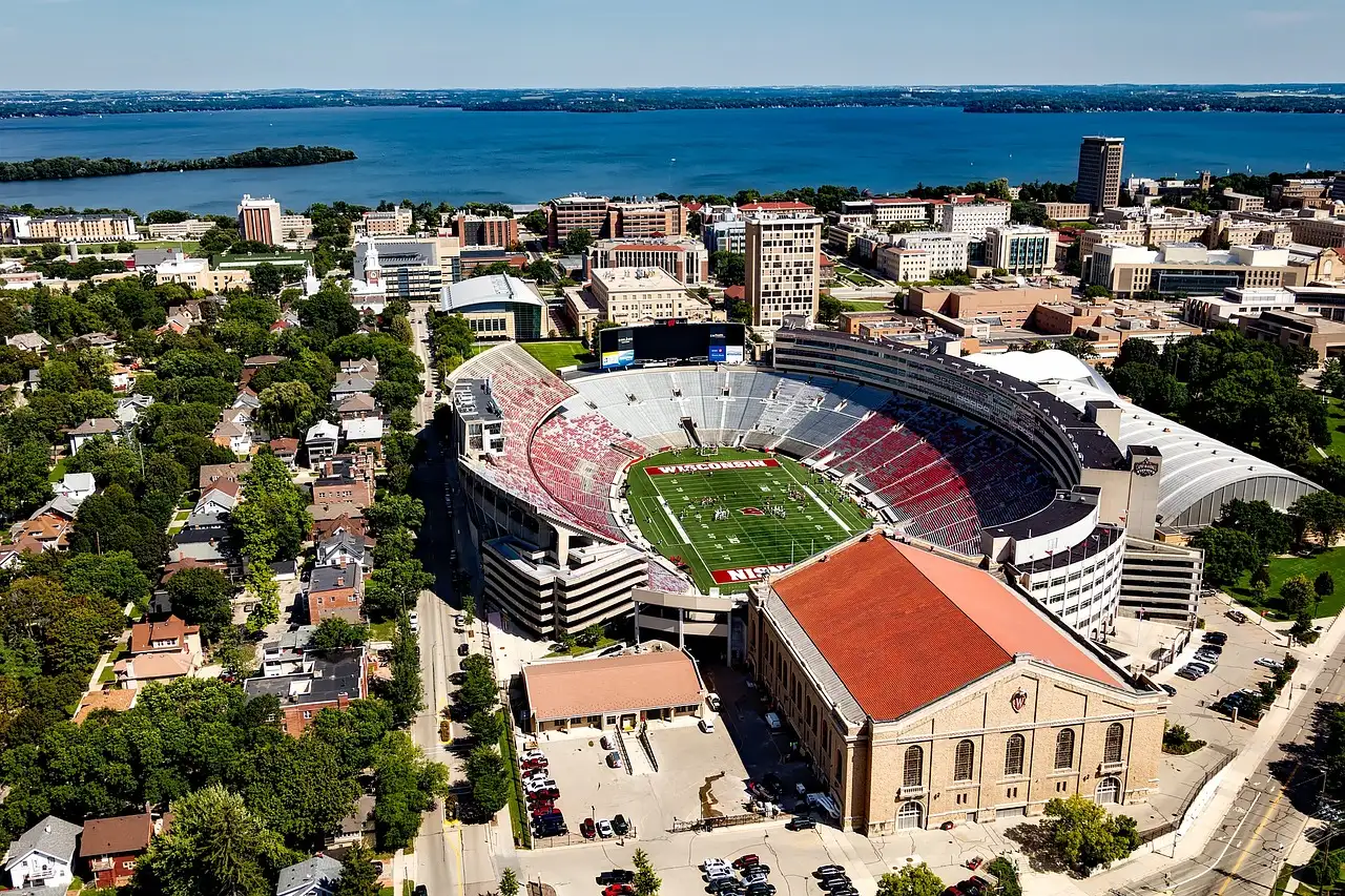 Jakie atrakcje i wydarzenia warto zobaczyć w Wisconsin?
