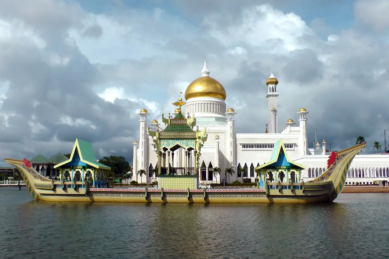 Co warto zobaczyć i robić w Brunei? Aktywności i kultura!