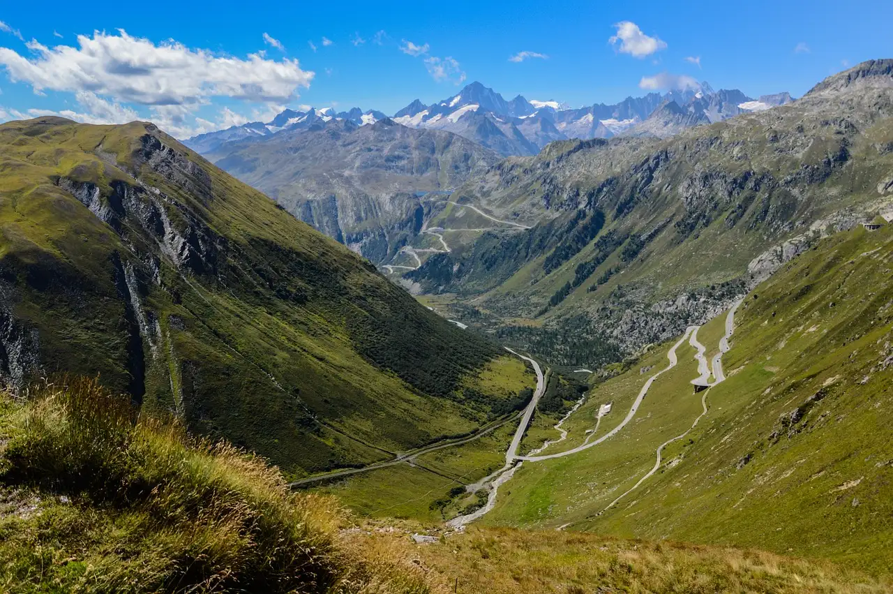 Jak zbudowano linię kolejową Gotthard w Szwajcarii?