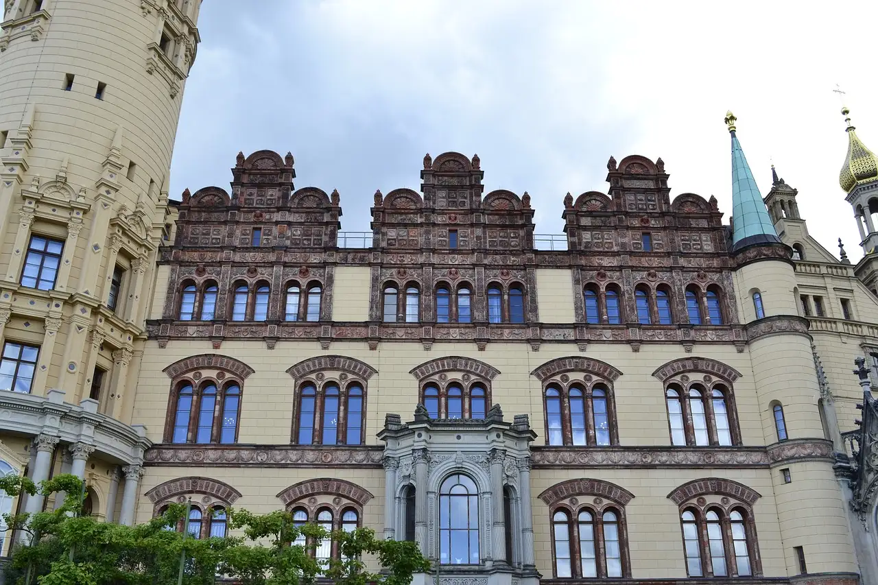 Jakie miasto jest stolicą Meklemburgii-Pomorza Przedniego?