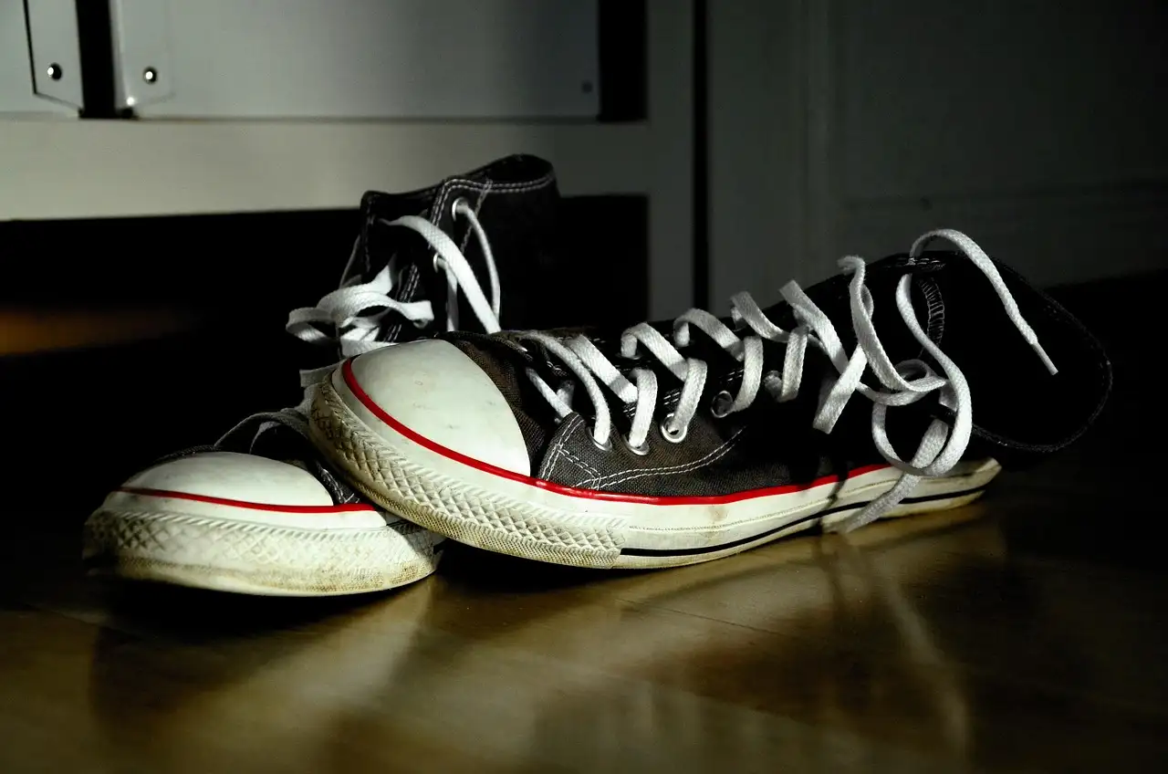 Jak pasta do zębów może oczyścić Twoje sneakersy?