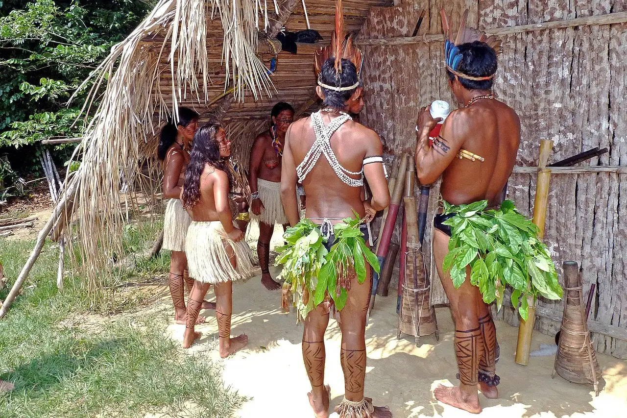 Jakie są różnice między Indianami a rdzennymi Amerykanami?