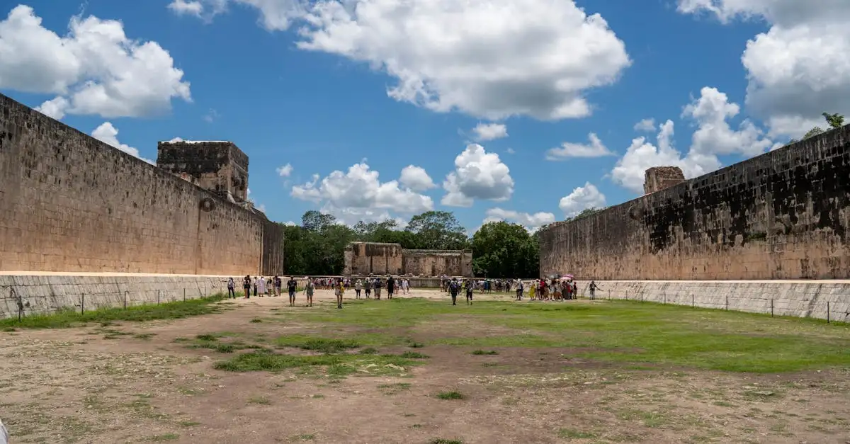 Jakie miasto leży obok Chichen Itza w Meksyku?
