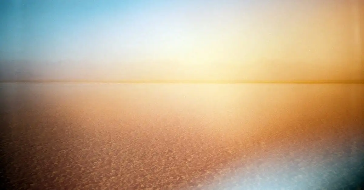 Która pustynia w Boliwii otacza Salar de Uyuni?