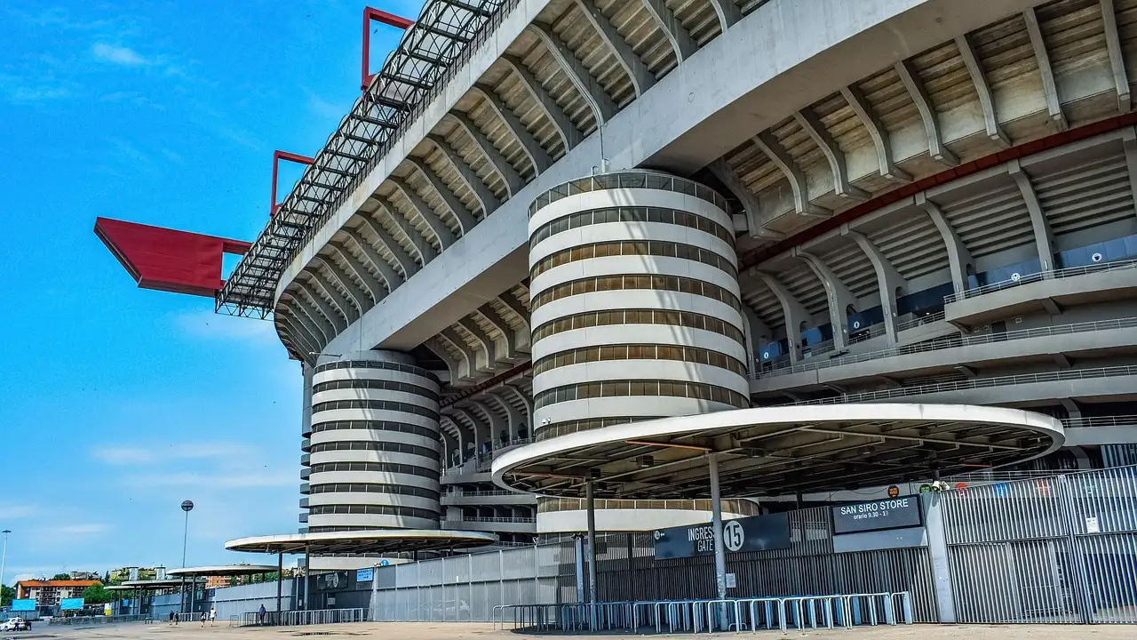 Jaka jest prawdziwa nazwa stadionu San Siro? Sprawdź!