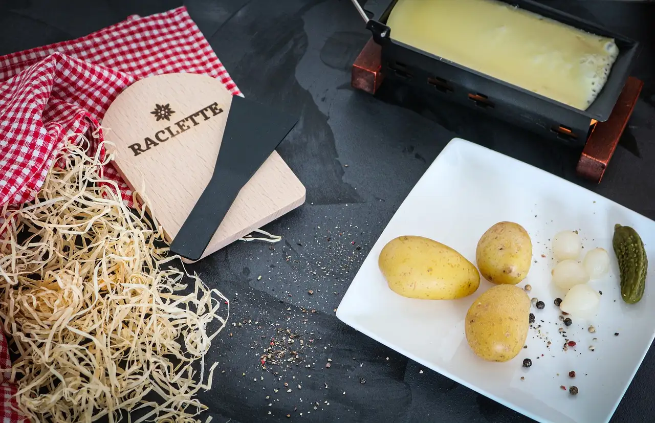 Jakie białe wino pasuje do raclette? Oto najlepsze propozycje!