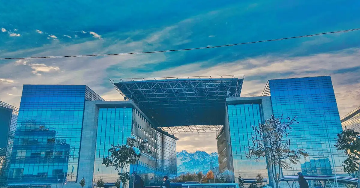 Jakie miasto w Kazachstanie zachwyca futurystyczną architekturą?