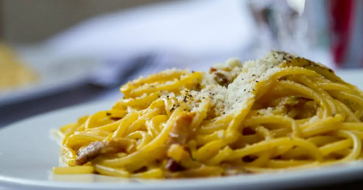 Jakie wino pasuje do spaghetti carbonara? Sprawdź!